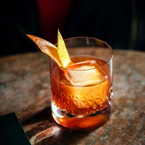 Hine Cigar Reserve XO (700ml) - Image 2